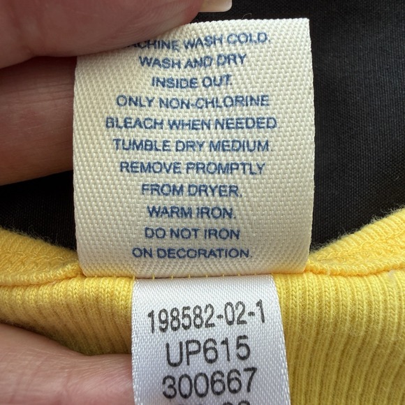 VTG Y2K Old Navy Womens Embroidered Strawberry Ribbed Lace Up Tank Size M Yellow - Picture 13 of 13